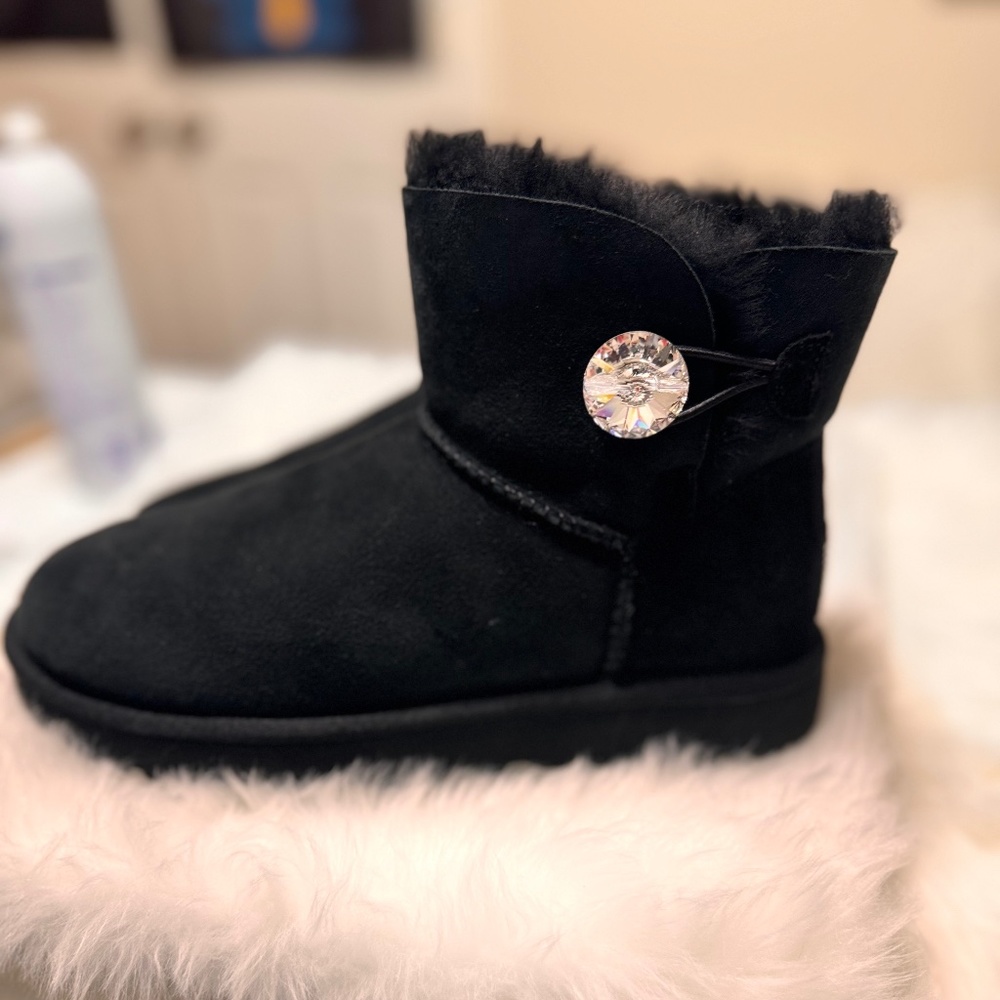 UGG Mini Bailey Button Bling Boot, Size 7